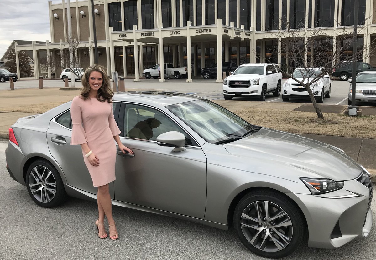 SaraMitchellTV's tweet photo. This weekend, I cruised from east to west Tennessee in the @lexusknox IS300. Great gas mileage, cruise control with sensors & overall fabulous road trip car! #Lexus #LexusDriverExperience https://t.co/gUH4OWSgM4