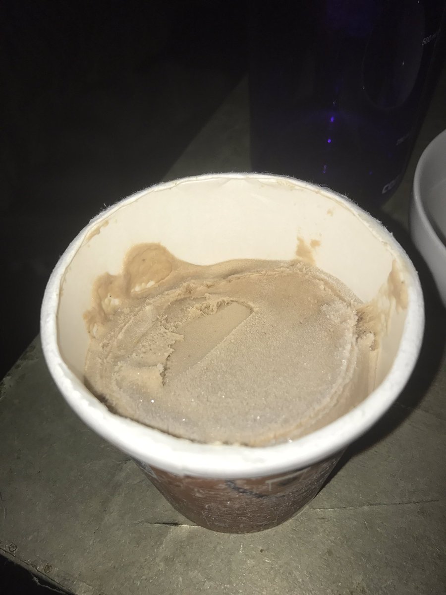 GeniuxMusic's tweet photo. Hey @HaloTopCreamery .... is this normal? First time trying your ice cream and practically a third of the container is empty... ? https://t.co/mWD162Qgyi