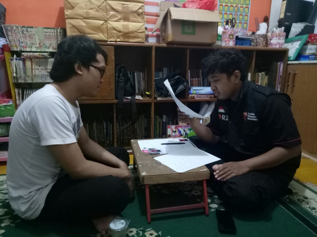 Relawan_Bekasi's tweet photo. Sebanyak 16 orang calon relawan hadir, walaupun cuaca hujan tapi tidak menyurutkan calon relawan untuk mengikuti interview.

Kegiatan  interview merupakan rangkaian dari Open Rekruitmen Relawan Nusantara  dimana pekan sebelumnya telah dilaksanakan kegiatan tes fisik. https://t.co/NT5gDs1Otc