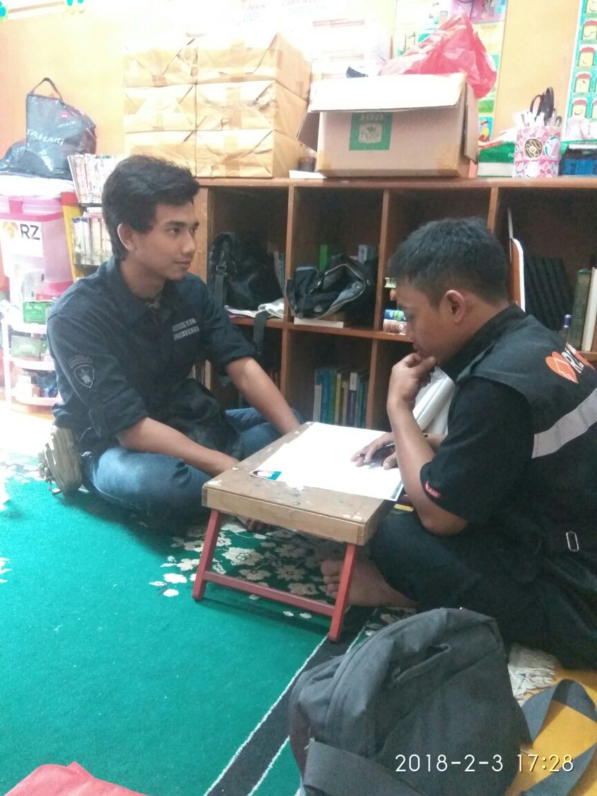 Relawan_Bekasi's tweet photo. Sebanyak 16 orang calon relawan hadir, walaupun cuaca hujan tapi tidak menyurutkan calon relawan untuk mengikuti interview.

Kegiatan  interview merupakan rangkaian dari Open Rekruitmen Relawan Nusantara  dimana pekan sebelumnya telah dilaksanakan kegiatan tes fisik. https://t.co/NT5gDs1Otc
