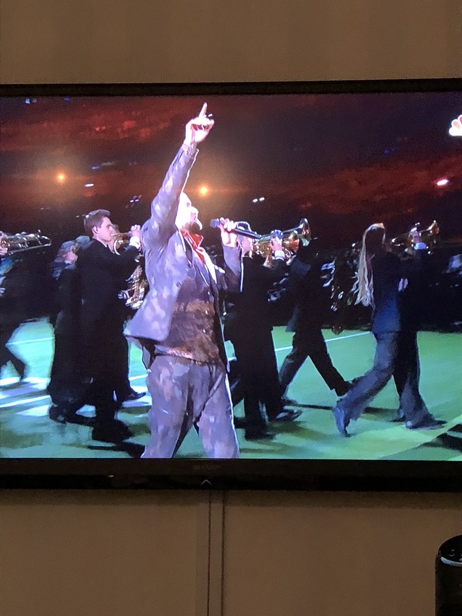 halfcrown26's tweet photo. Is it just me or does Justin Timberlake’s shirt look like them Mac OS Yosemite background? #SuperBowlLII #HalftimeShow https://t.co/EwMYpzDP8g