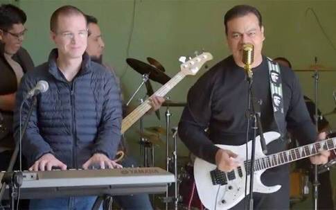 Este dueto hubiera animado más el SuperBowl que Justin Timberlake.