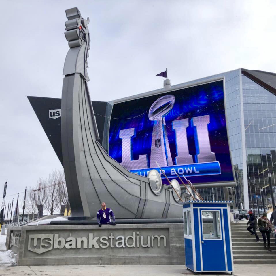LCCK9Gideon's tweet photo. It’s my hometown #sbLII #SBLII #SB52 #SuperBowl #lcck9comfortdogs https://t.co/hZXyZ4Z4Ey