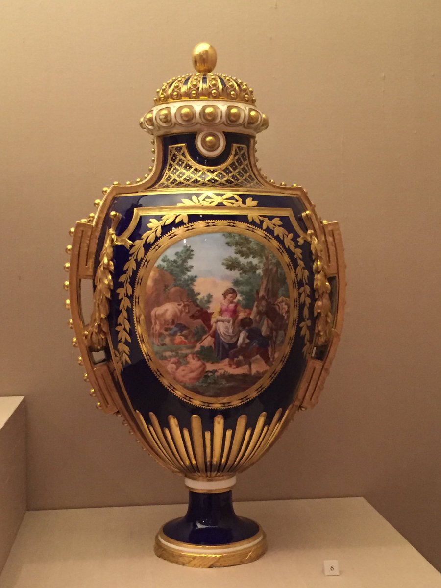 LadyKingsbury's tweet photo. Hey #POstables was at the Getty Museum today. Wish you could have been there! The vase was a reminder of #HomeAgain ❤️📬#GettyInspires https://t.co/v9GOb4nyFk