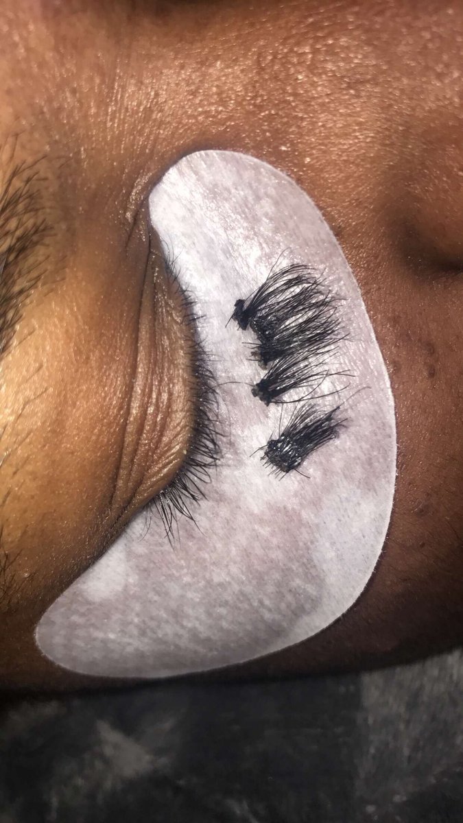 _WhipptLashes's tweet photo. ❌NAILSHOP LASH EXTENSIONS❌ the glue is very harsh and can stunt your natural lash growth. It’s NOT worth it ladies come get #WHIPPT 💜✨ https://t.co/2R8Ty7kKLl