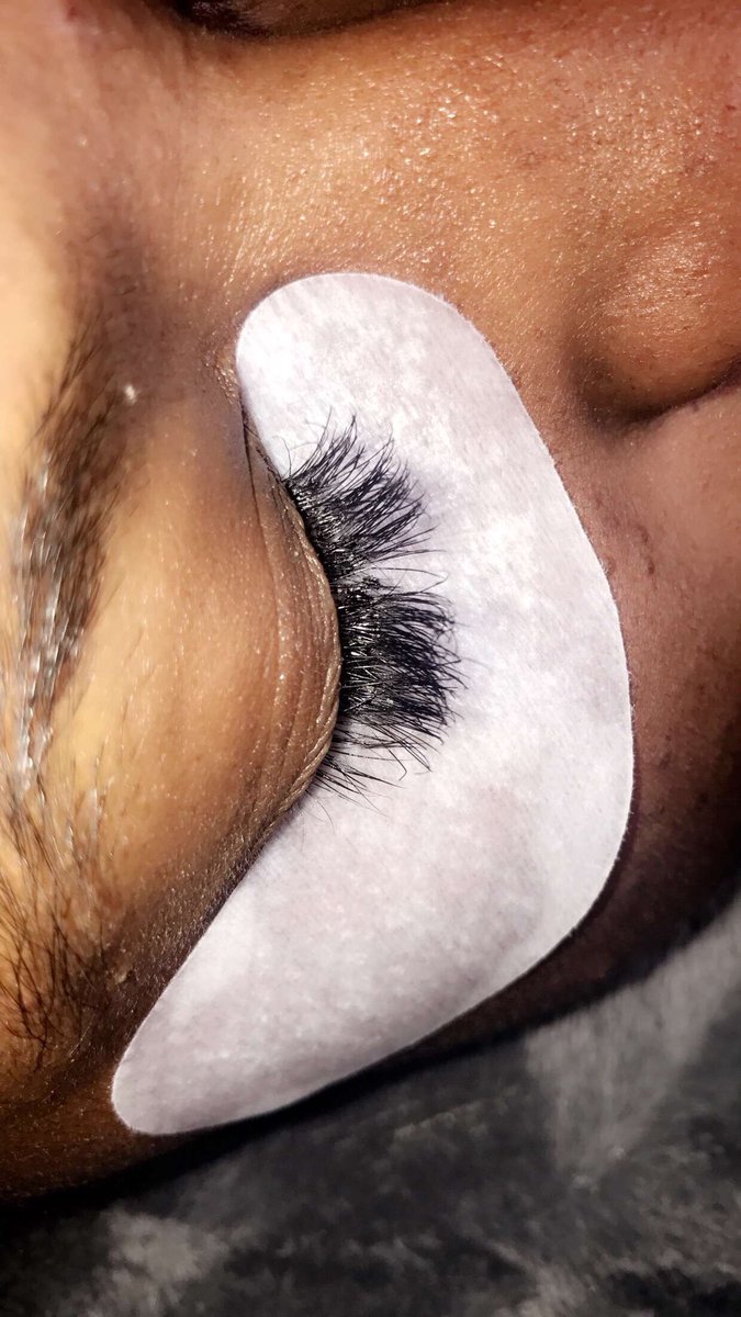 _WhipptLashes's tweet photo. ❌NAILSHOP LASH EXTENSIONS❌ the glue is very harsh and can stunt your natural lash growth. It’s NOT worth it ladies come get #WHIPPT 💜✨ https://t.co/2R8Ty7kKLl