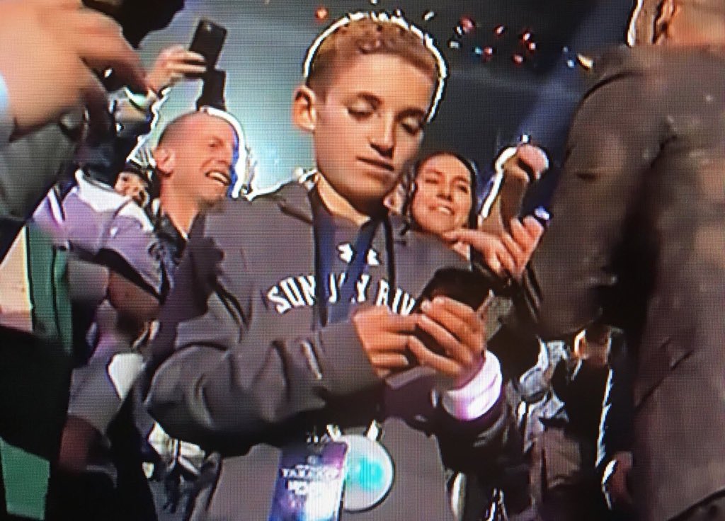 ReadyArlington's tweet photo. Signing up for #ArlingtonAlert like .....👇 

Sign up for emergency alerts at https://t.co/fToM21gKCj #SuperBowl #halftime https://t.co/DyuULYHN3P