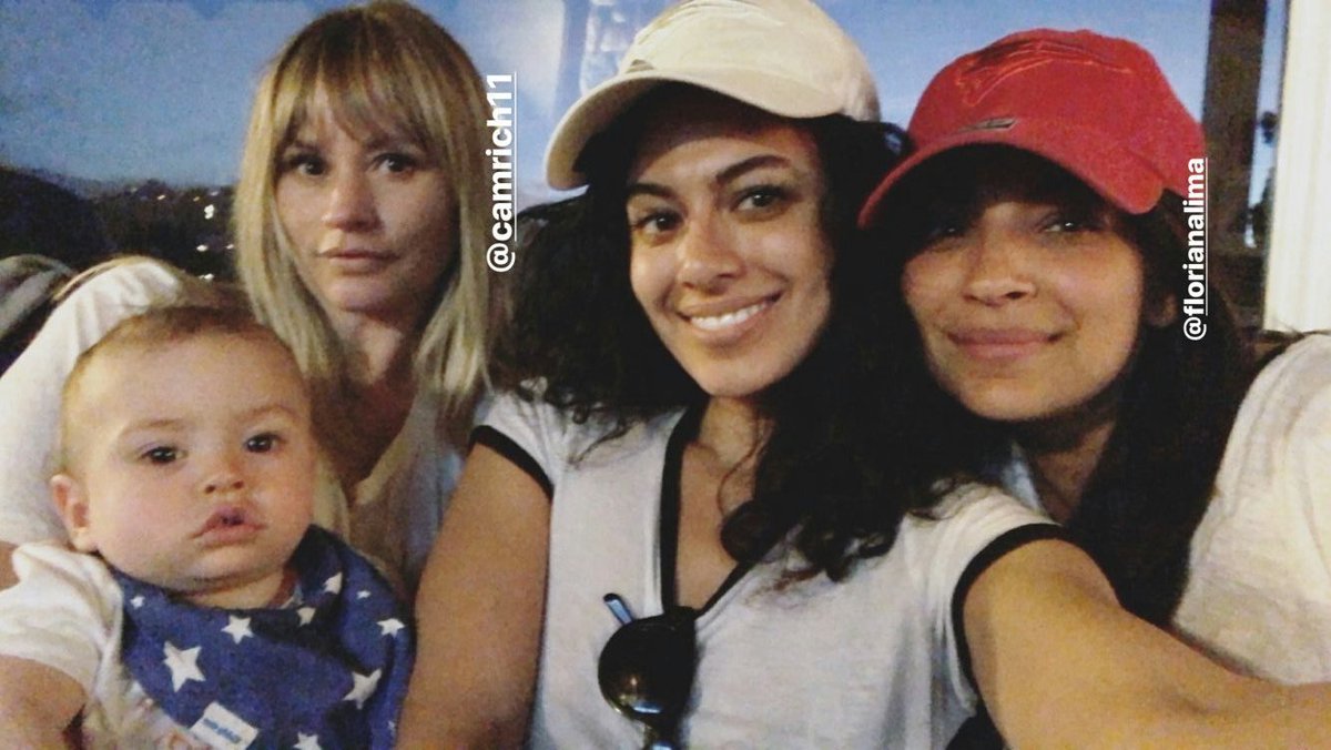 F_LimaFanpage's tweet photo. Photo: via Yoliep &amp; Brittanyhotpants IG Stories
#FlorianaLima #MaggieSawyer #Sanvers #Supergirl #MirandaRiggs #LethalWeapon https://t.co/FsOUJCkCza