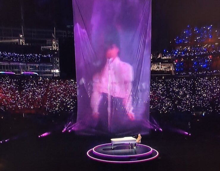 #Legends on the field. Thank you @justintimberlake for the special tribute!

#indistrytv #BePartoftheStory #superbowl2018