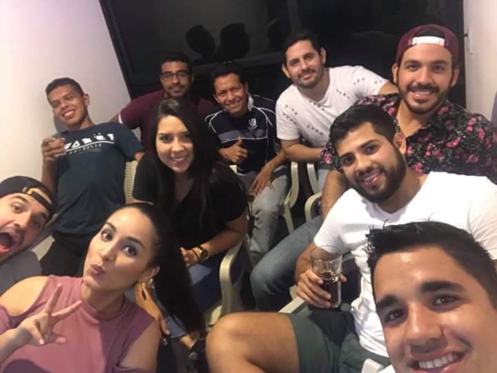 Caimanes_GYE's tweet photo. #CaimanesGuayaquil disfrutando del #SBLII con la excelente transmisión #SBxESPN, Saludos desde Ecuador https://t.co/6ae988xnwT
