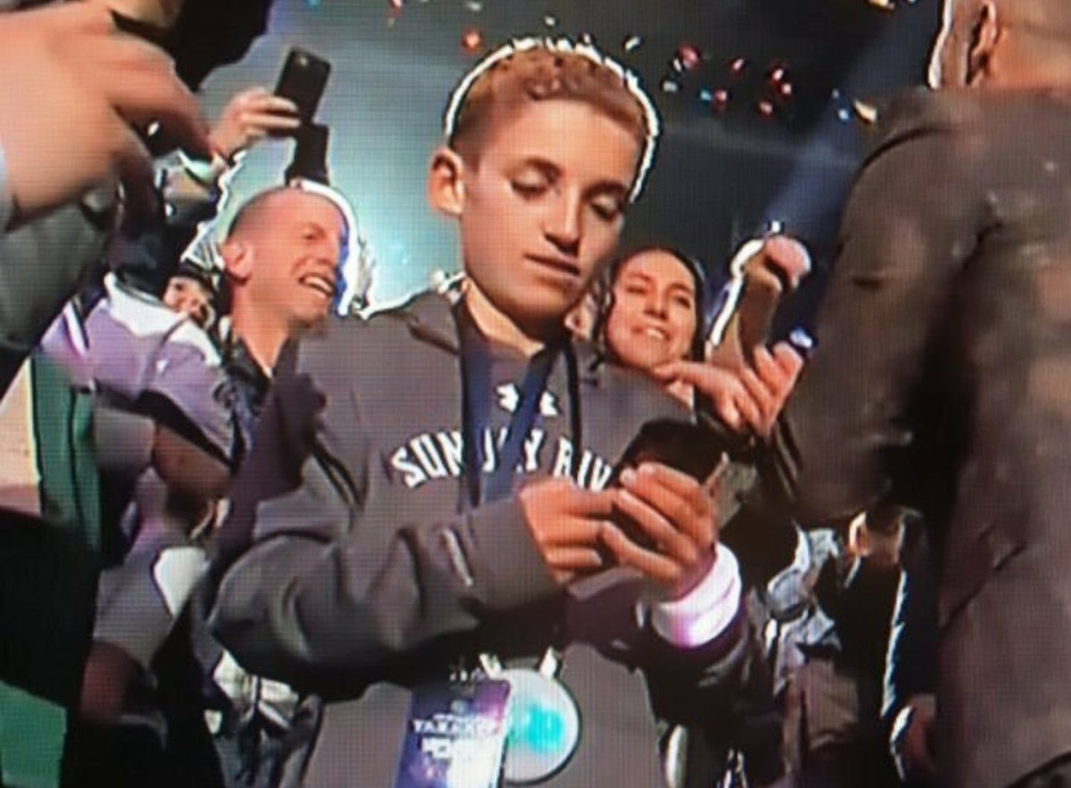 Z_tonfeldman's tweet photo. What really happened to the kid diring the #PepsiHalftime https://t.co/QCP8CxvaYF