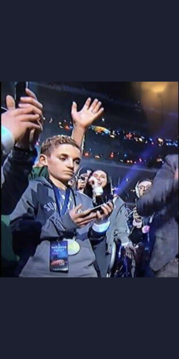 Z_tonfeldman's tweet photo. What really happened to the kid diring the #PepsiHalftime https://t.co/QCP8CxvaYF