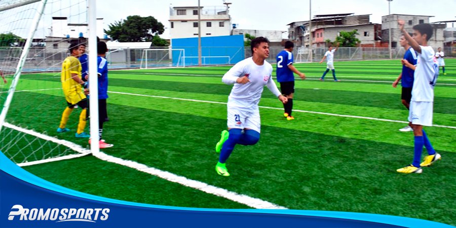 PromoSports_ec's tweet photo. POSTALES DEL TORNEO UNIVERSITARIO! #CopaServicobranzas2018🏆🎉
Ni la Lluvia 🌧️detuvo al Campeón🥇#FACSO
Partido vibrante hasta el final, vivimos un encuentro con sabor a clásico entre dos grandes rivales. La #UCSG luchó con honor hasta el final por el título. #ElDeporteNosUne https://t.co/IfHzIpGjuZ