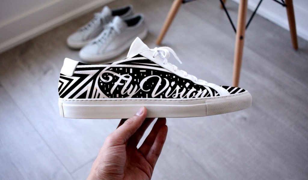 creativegod1's tweet photo. #sneakerpreview https://t.co/a6jJe18t3M