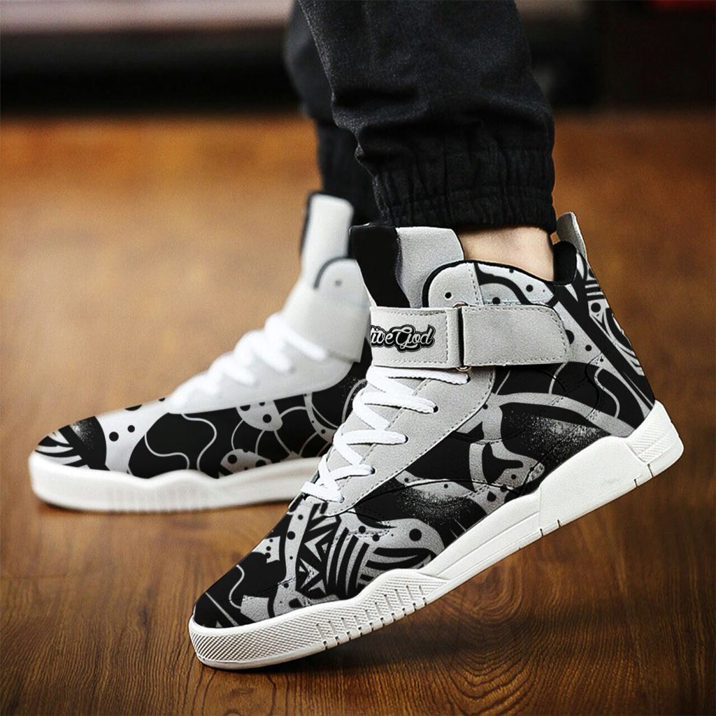 creativegod1's tweet photo. #sneakerpreview https://t.co/zb0yGeMnpX