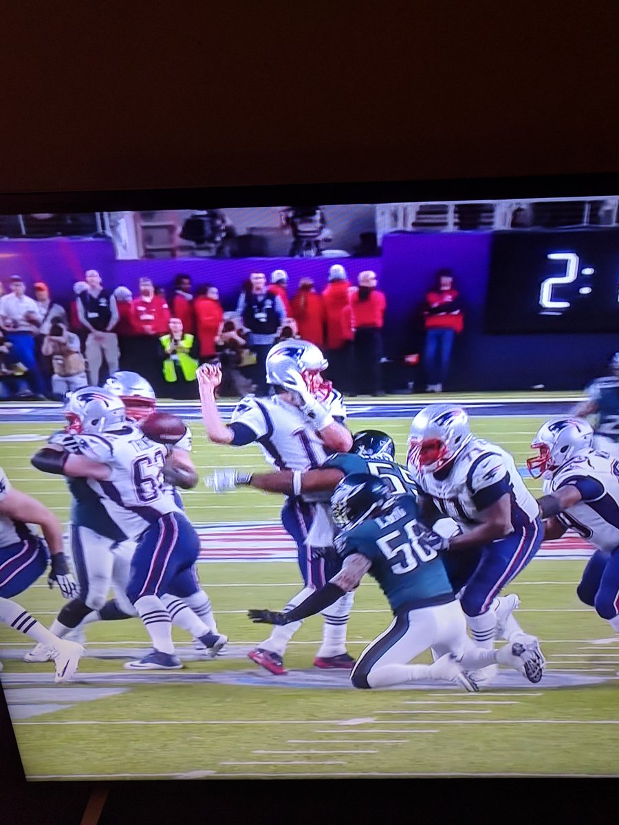 irrelevantpods's tweet photo. What a beautiful moment! #SuperBowl https://t.co/VPSsSBgxWK