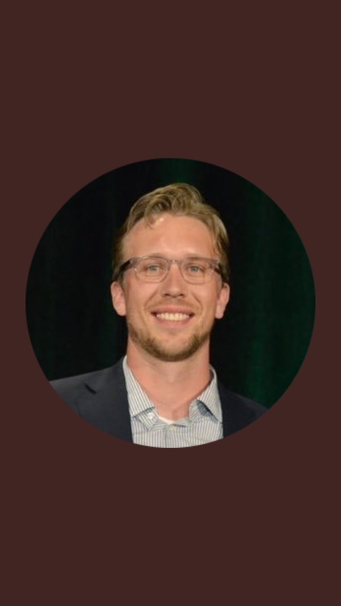 johnkennedy56's tweet photo. Foles looks like a guy to celebrate a Super Bowl win with a good book and a glass of water lmao https://t.co/yAfAWxuuXl