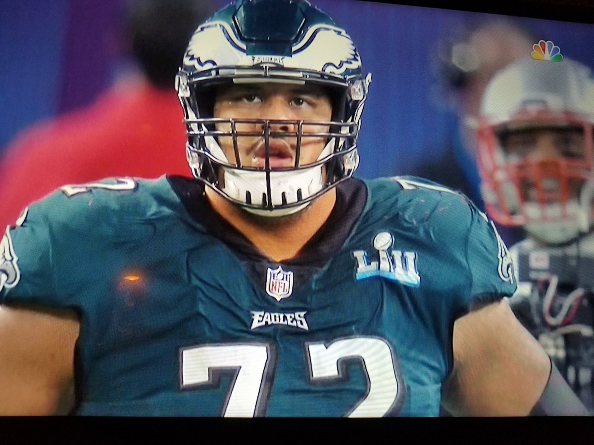 justjoni's tweet photo. #birdvilleshines Superbowl LII Big V!! https://t.co/qfWWqLn7as