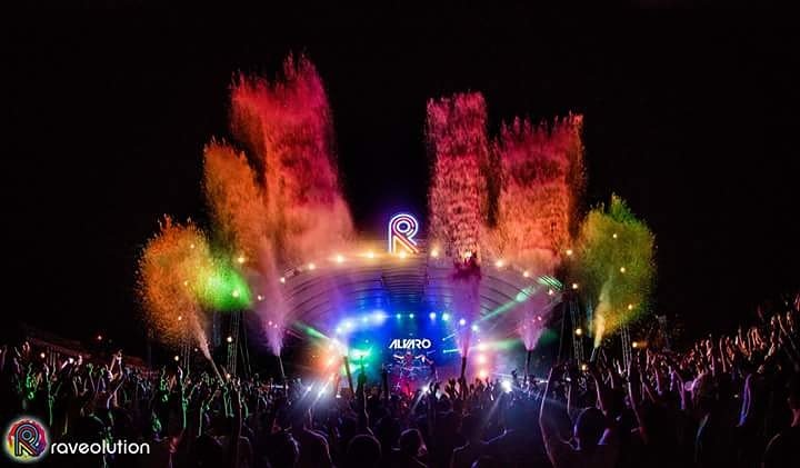 Raveolutionph's tweet image. Don't let the Monday blues get to you!It's another week to be great!

#RaveolutionPH