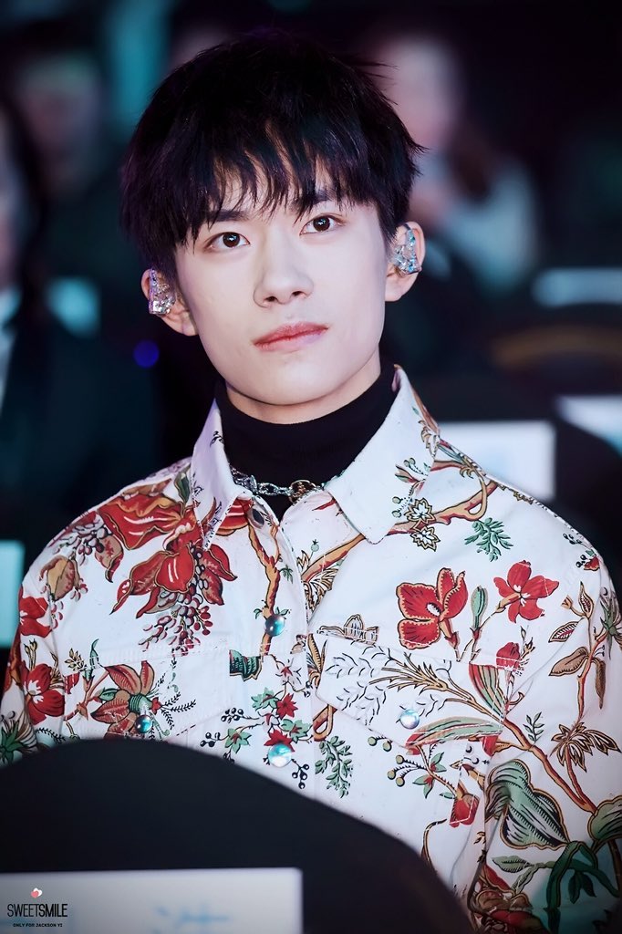 LoveeJacksonYEE's tweet photo. Fell in love with your eyes andsweet smile❤️
#JacksonYee 
cr.sweetsmile https://t.co/MzyEXoqdM5