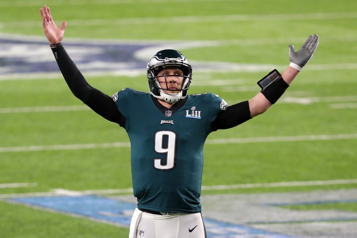 YahooSports's tweet photo. Nick Foles is the first QB to begin the season as a backup and lead his team to a Lombardi Trophy since ... Tom Brady. #SB52 https://t.co/RAFt8ujGRs