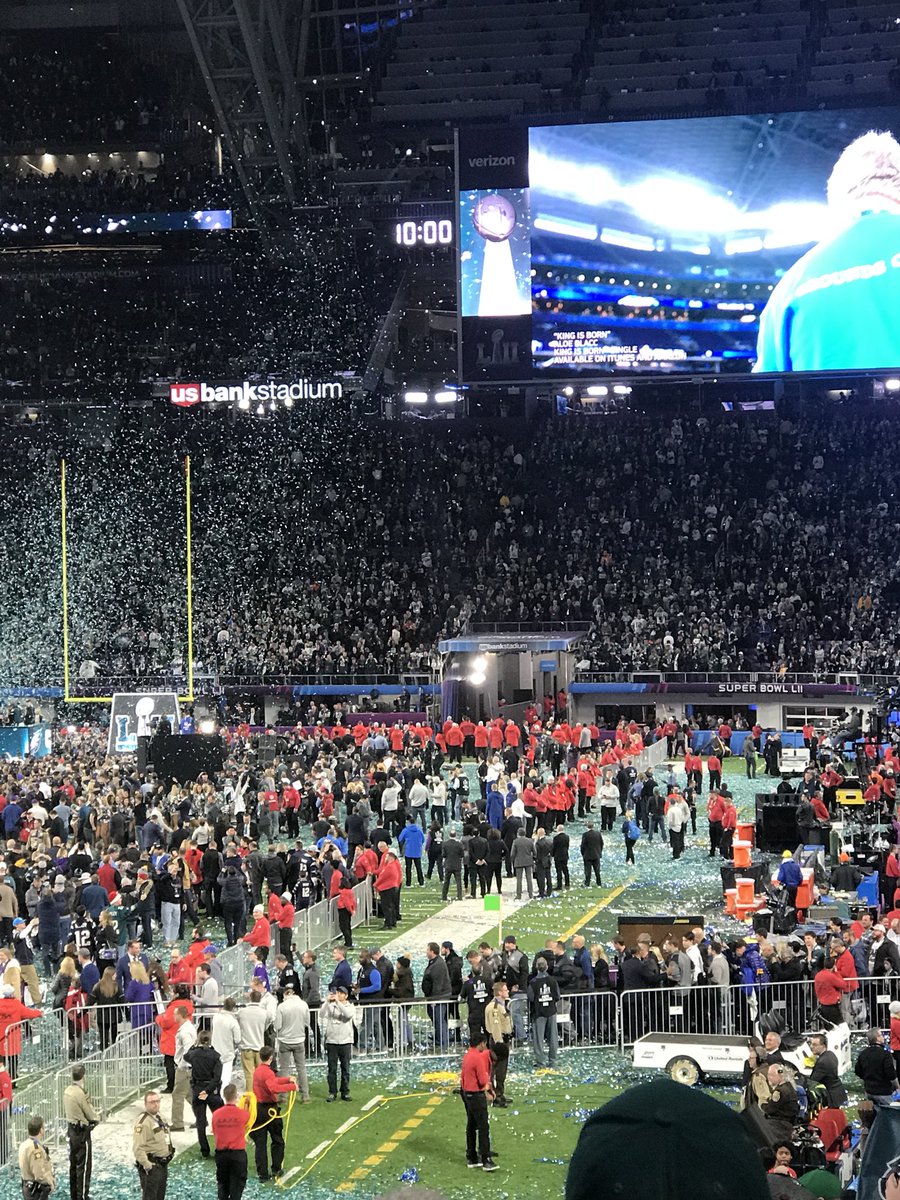 jwelter47's tweet photo. It was a green #SuperBowlLll! S/o to @greengoblin the #greengoblin #who has been #footballfamily from the #dallasdiamonds days https://t.co/BUZttTmqig