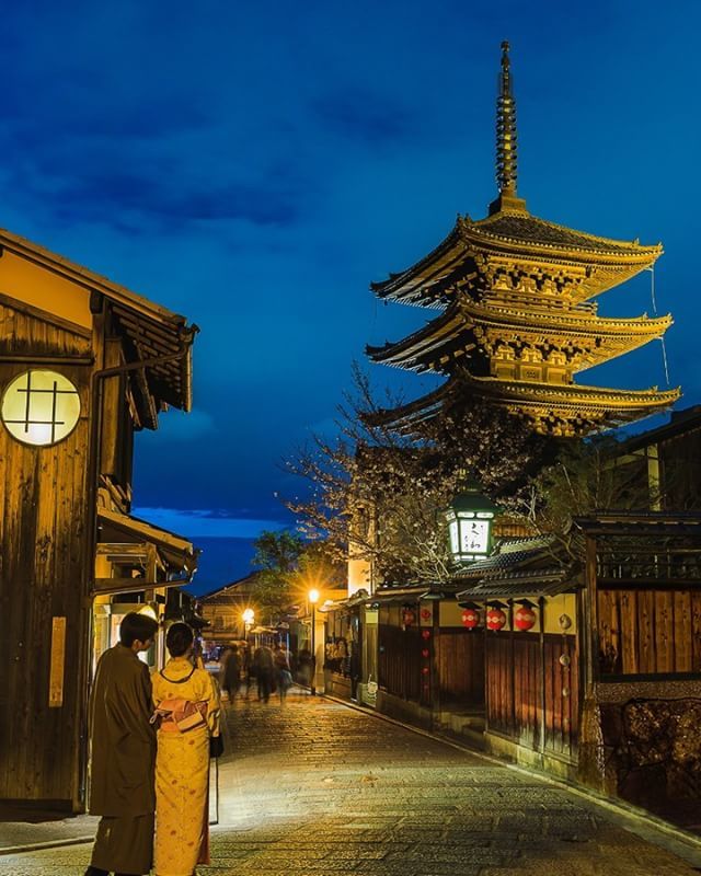 NaiSoopBlog's tweet photo. Japanese Couple at Tower of Yasaka, Kyoto, Japan
#japan #Kyoto #Yasaka #Pagoda #hokanji #yukata #couple #visitjapan #visitjapanjp #tokyocameraclub #japanphoto #art_of_japan #loves_nippon #instagramjapan #instagram #naisoop #japantrip https://t.co/JQGo20CnwI https://t.co/0wwsc8RCpq