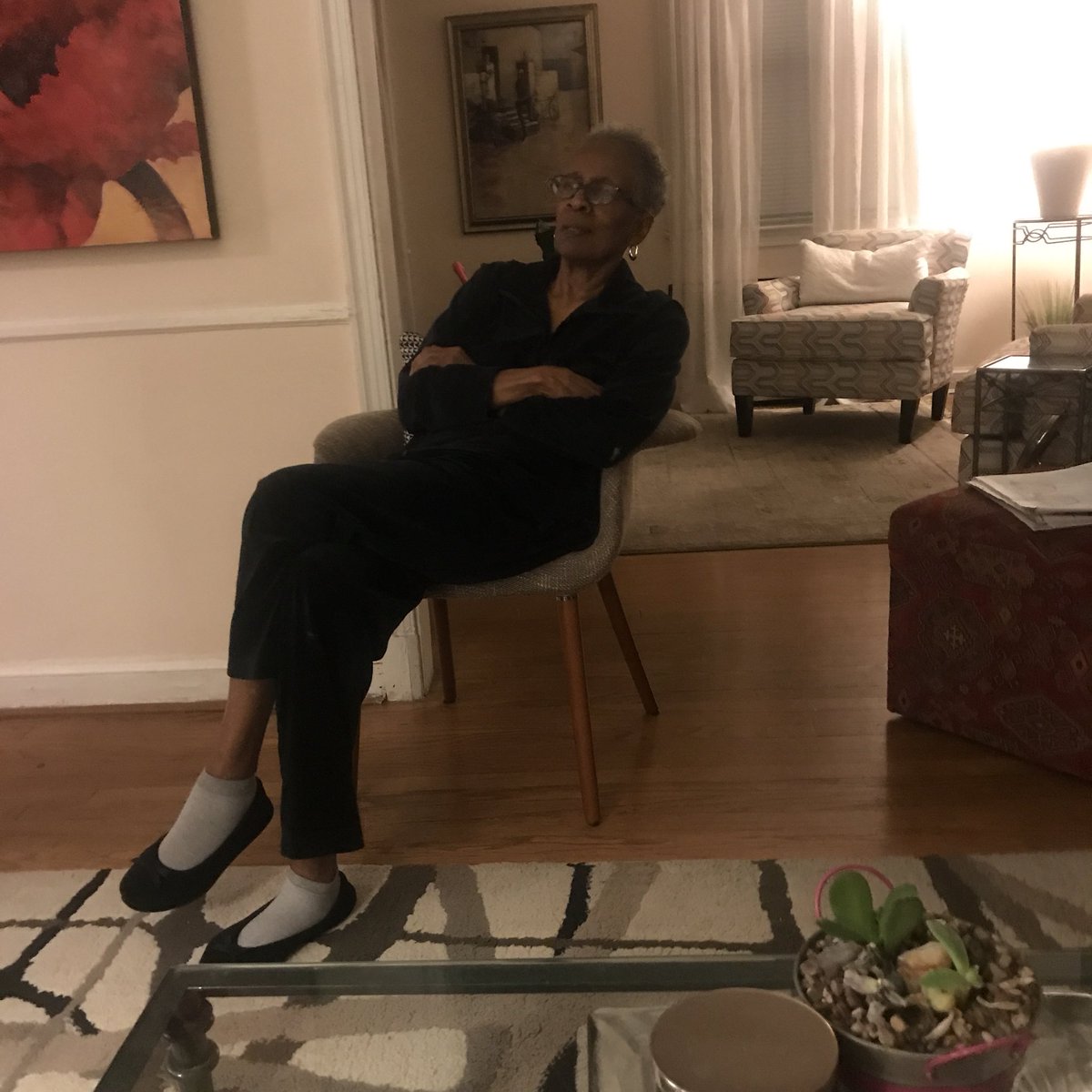 ProfWhitHarris's tweet photo. Watching #ThisIsUs with my Nana like.... https://t.co/YISmwqZsFv