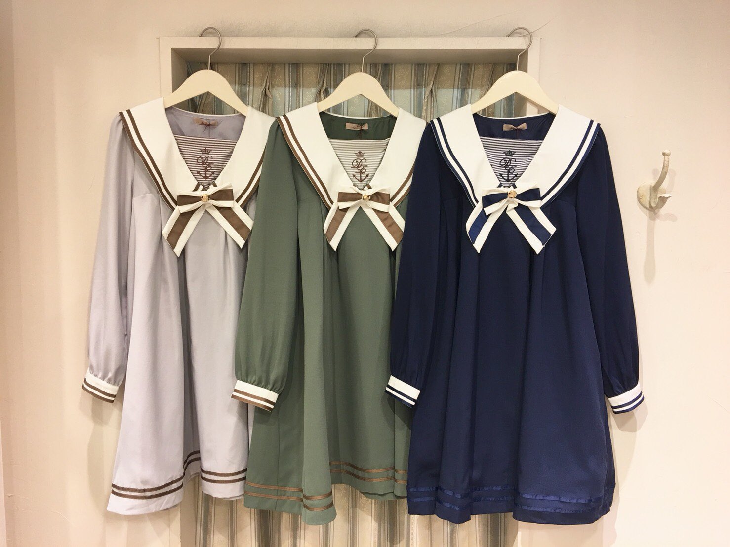 توییتر Amavel 吉祥寺パルコ店 در توییتر フライヤー掲載item 切替aライン セーラーワンピース サックス グリーン ネイビー 8 856 バックスタイルのセーラー衿が マリン好きにはたまりません カーディガンを羽織るのも セーラーが目立つのでおすすめ