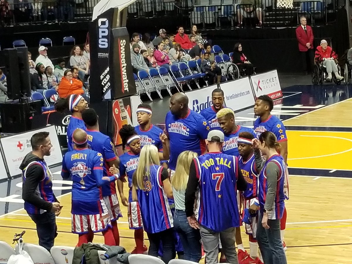maddog0118's tweet photo. Saw Harlem globe trotters. Awesome https://t.co/BIMU6RSBy8