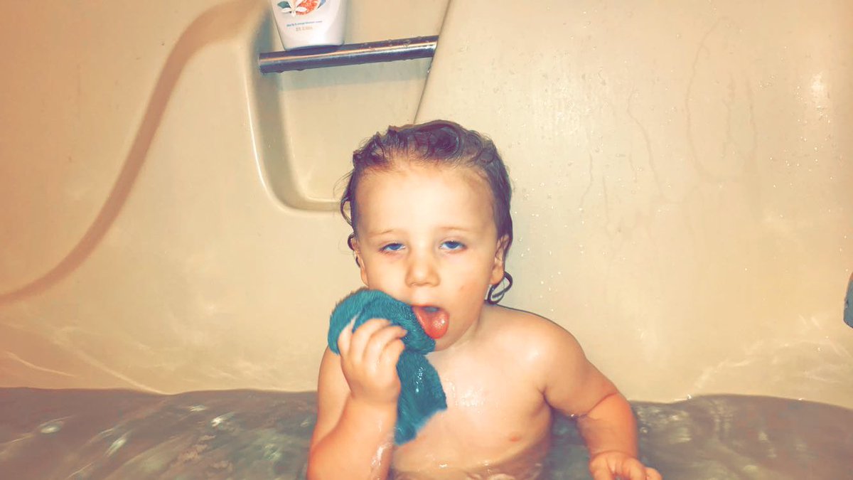 _caaait's tweet image. when bae lookin like a snack