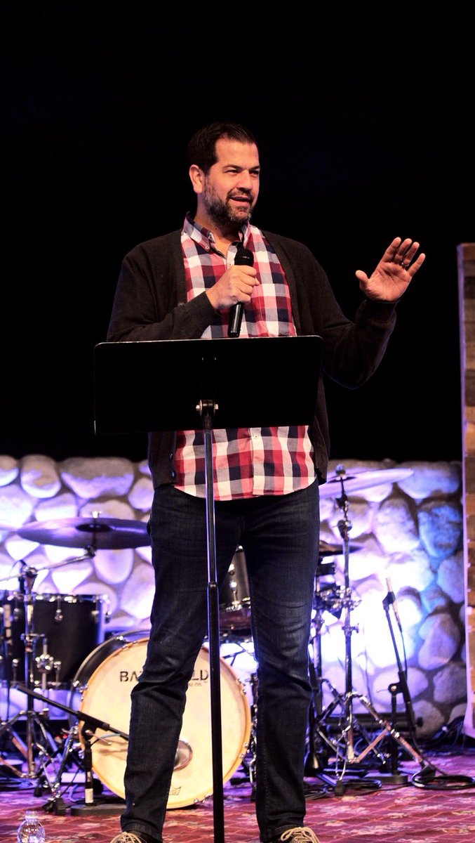 ccbcmurrieta's tweet photo. Tonight, students are participating in our first Sunday Night Chapel of the semester! Director @andydeane will be teaching on our semester theme, #ToKnowGod! Pray for our students as they continue to grow in His grace this semester. #CCBCSpring18 https://t.co/Iumq1ZT2Wm