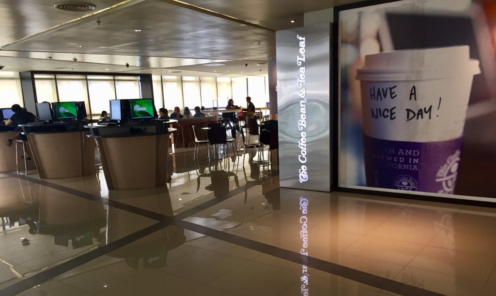 onn_pimentelx18's tweet photo. Kailan kaya magiging ganito ka-convenient library natin?? Hehe
#MovieArea #CoffeeArea @DLSUManila 🙌 https://t.co/6bd7W6sm1u