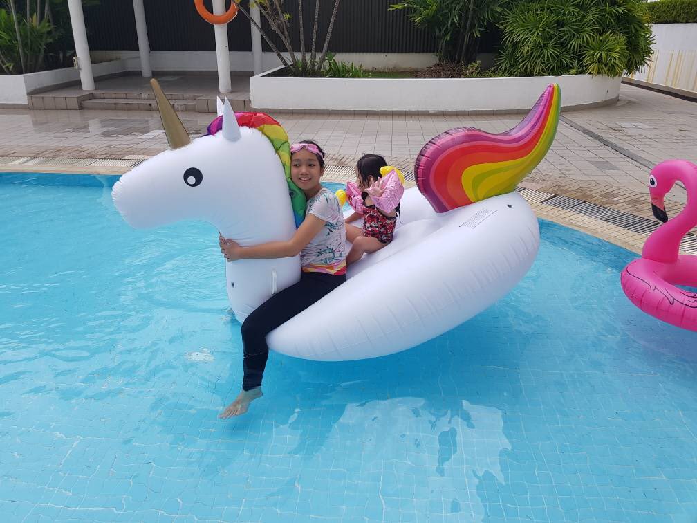floats_kk's tweet photo. You’re welcome!Glad to be apart of your weekend getaway! 🎀
.
#repost @mattrene210 -...and they called it margaret🦄🦄🦄🦄 #arrianaturns4
#mattrene
#unicornfloats
Credit to @floats_kk thanks ann
.
#floatskk #floatsforrent #rentfloats #unicornfloatforrent #kotakinabalu #sabah https://t.co/8RIW04pao4