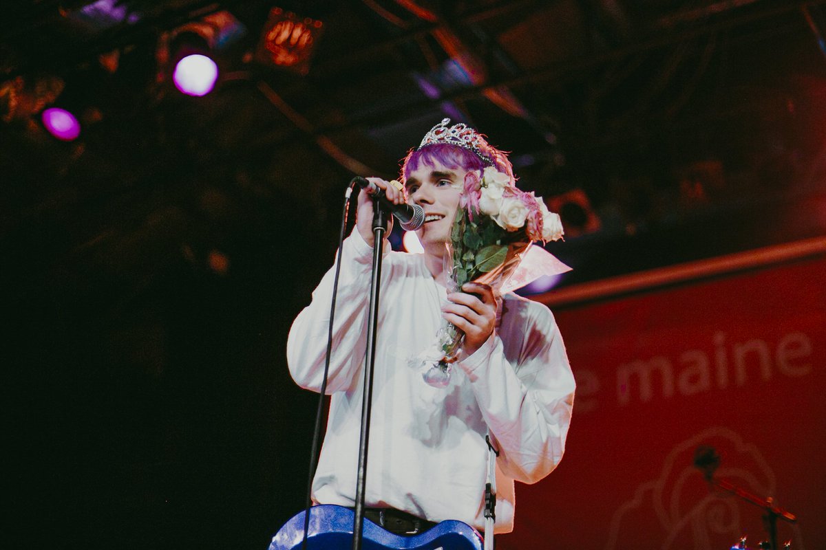 DontBoreUs's tweet photo. a few shots of the angels in @waterparks from their sydney show on saturday.

full gallery coming soon!

photos by @moloneygeorgia ✨💐 https://t.co/tEYjQc7dda