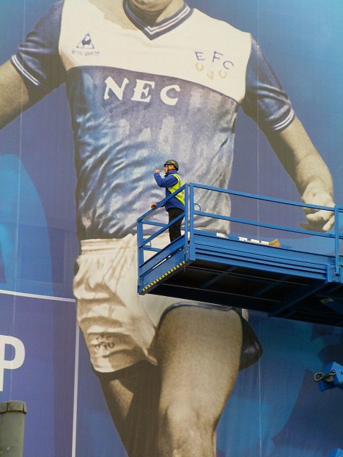 Project_Print's tweet photo. Everton FC stadium wrap video, https://t.co/eEfAW3U9bC another great #buildingwrap from PPM. #stadiumwrap https://t.co/n1qEtPbzJ1