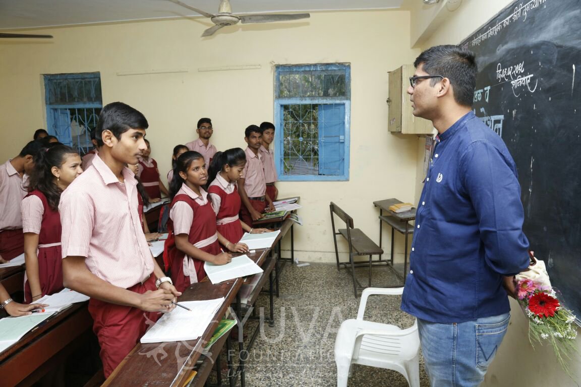 Yuva_Foundation's tweet photo. We beleive that the ones who are crazy enough to think they can change the world, are the ones that do. 

After the success in renovation of the school- Y.B.Chavan High School, we've kick-started renovating children's lives who are the future &amp; strong pillars of our nation. https://t.co/jDXdbwGTSq