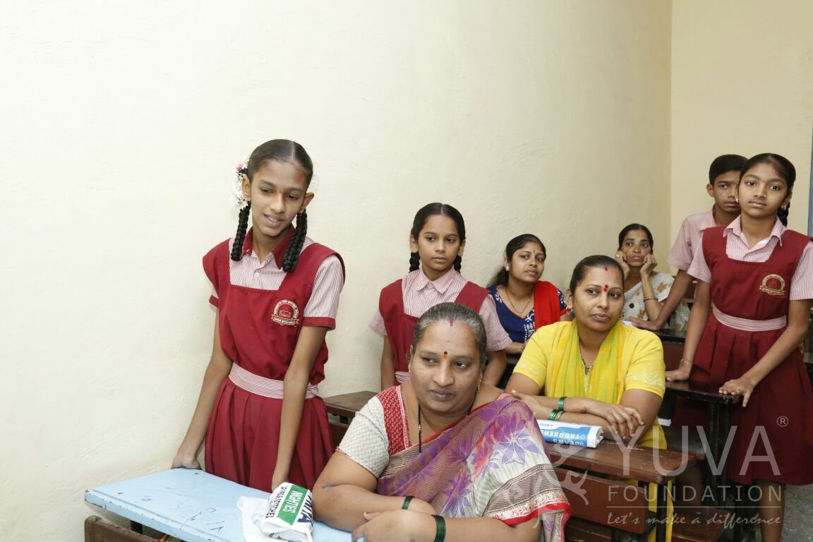 Yuva_Foundation's tweet photo. We beleive that the ones who are crazy enough to think they can change the world, are the ones that do. 

After the success in renovation of the school- Y.B.Chavan High School, we've kick-started renovating children's lives who are the future &amp; strong pillars of our nation. https://t.co/jDXdbwGTSq