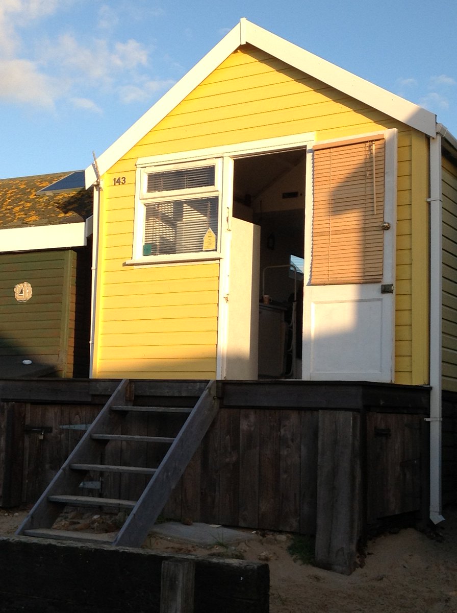 Denisons's tweet photo. SOLD within 24 hours of marketing
Asking price: £275,000
#Mudeford #BeachHut #Dorset https://t.co/iJoyr2Wrvv
