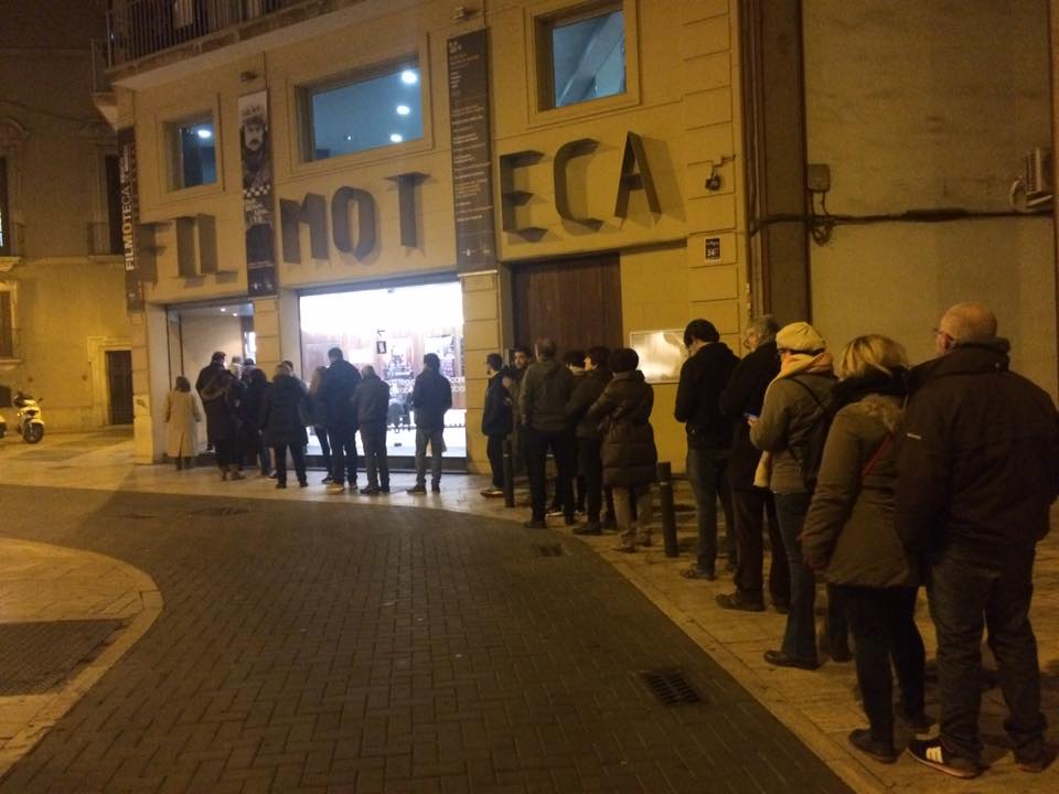 Buenos días.
Hemos cerrado el mes de enero con los  mejores datos de nuestra historia.
 La afluencia de espectadores se  ha incrementado en un 49,27% y la venta de abonos ha pasado de 298 en enero de 2017 a 586 este mes,un 96,64% más.
 GRACIAS por vuestra confianza. 
 Os queremos