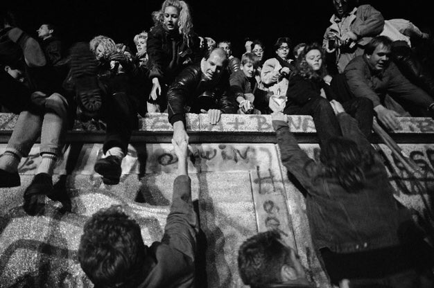 ThomasWieder's tweet image. Cela fait aujourd’hui 10 316 jours que le mur de Berlin est tombé. Soit autant que le nombre de jours qu’a duré son existence.