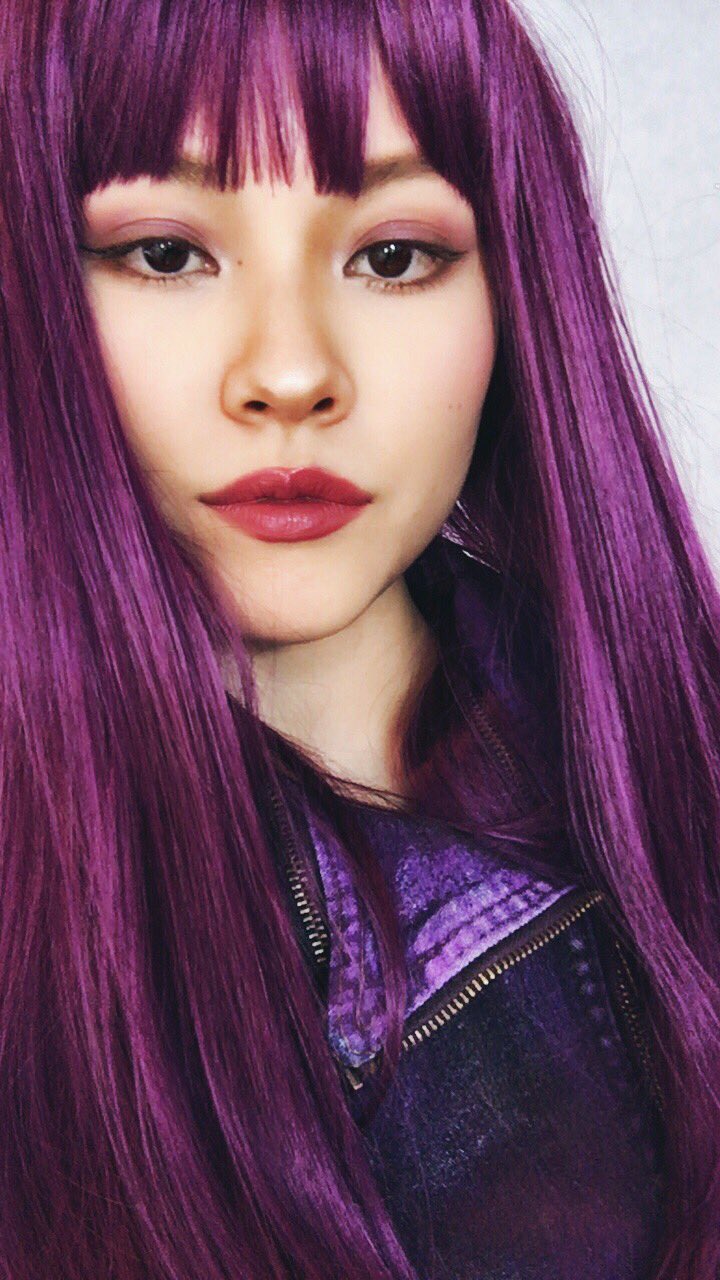 Miracle Vell Magic در توییتر ディセンダント なりきりメイク Mal Evie 編 二人ともアイラインは目尻跳ね上げ ノーズシャドーしっかり 鼻筋と鼻先にハイライトたっぷり マルはパープルシャドウにボルドーリップ 厚めぷっくりリップに イヴィ