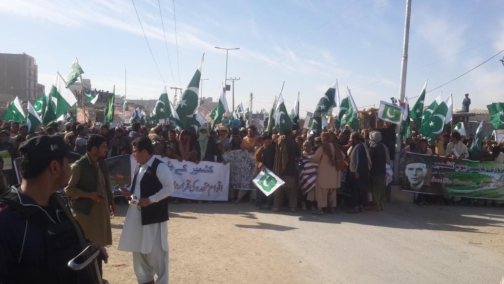 abdulhadikhan34's tweet photo. ہم بلوچستان چمن کے عوام کشمیریوں کے ساتھ ہے یوم یکجہتی کشمیر ہم پاکستانیوں کا دن ہے دو دل ایک جان کشمیر اور پاکستان @rehman_azhar @mooniselahi @zaighum555 @shakir_shah @ahmedfarankhan @ajmalkwazir @ImranKhanPTI https://t.co/pNpSMikyCp