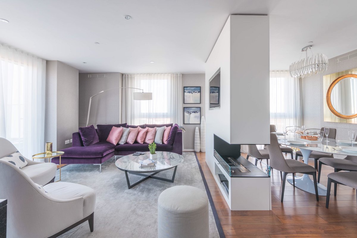 Exploring a new city can feel a little less exciting when you’re staying in cookie-cutter #hotel rooms. By booking a stay in real, #local &amp; lived-in #London homes, you can have an authentic experience from start to finish ✈️🌍 underthedoormat.com