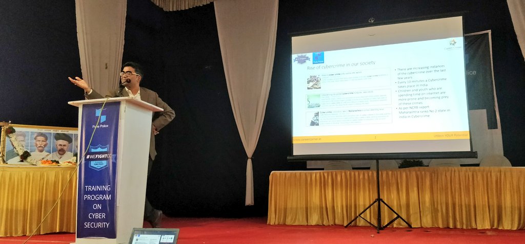 wefightcc's tweet photo. #WeFightCC Session continues with Shri. Hrushikesh Humbe sharing information and insights on #CyberCrimes #WeFightCC #Pune #SPCollege https://t.co/Z5hugEwABX