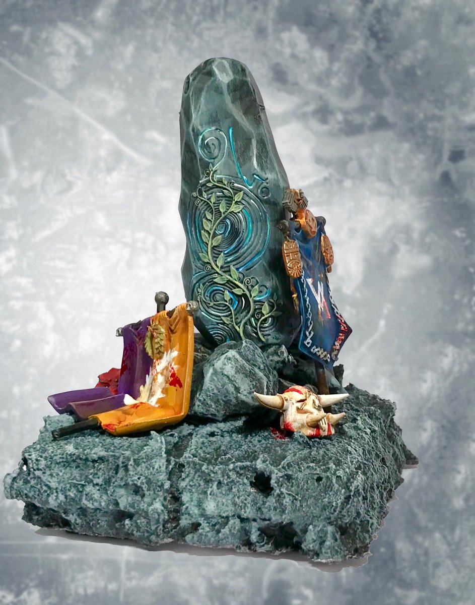 groje's tweet photo. This is the Herdstone of the #Gortide whenever they crush a foe in battle, a trophy get‘s added to it, in suitable colors fitting the enemy’s color scheme #ageofsigmar #miniaturemonday #warmongers https://t.co/DlsaGdDVJm