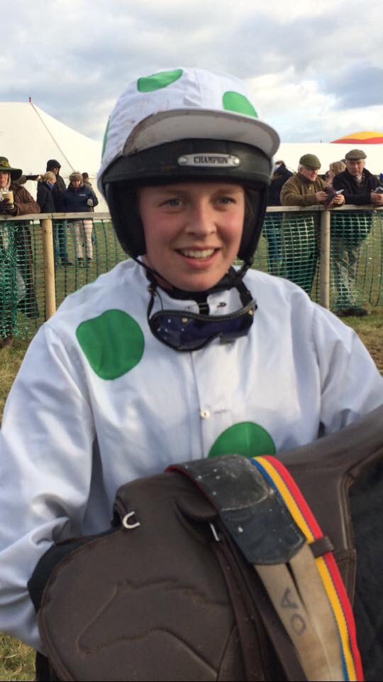 GatcombeFarm's tweet photo. Proud and relieved mum, first ride pointing, Court of Law, S Dorset Ladies @lozzareedy @GoPointing https://t.co/j2Ecf62MF7