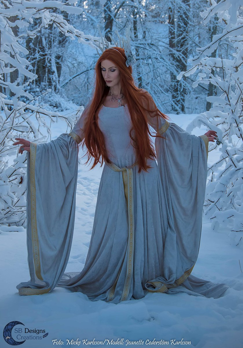SBDesigns__'s tweet photo. A photoshoot in a winter wonderland. Awesome collab! #winterwonderland #fantasyworld #Fantasyartists #lookbook #Sbdesignsjewelry #sbdesignscreations https://t.co/TzR3bVLE2O
