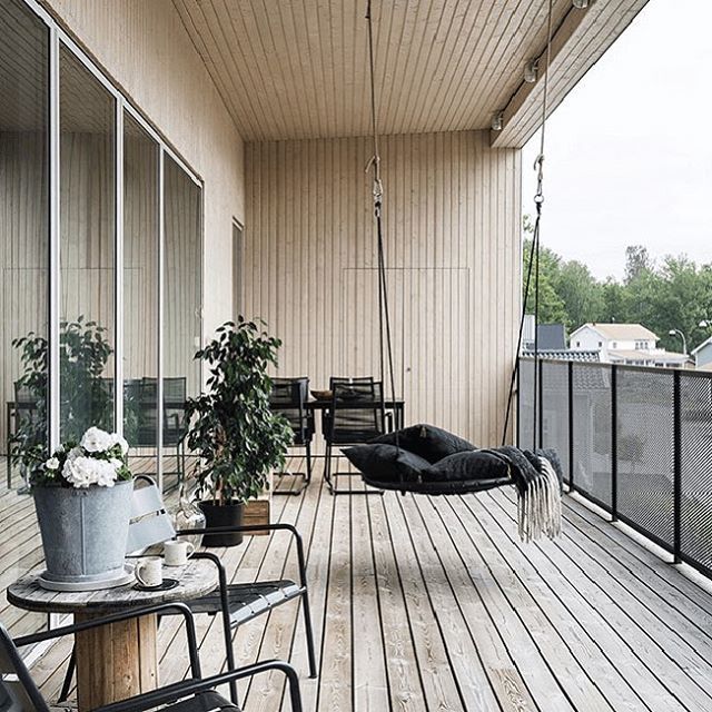 decocrush's tweet photo. [ Sur le blog] Barder sa maison de bois clair pour une ambiance moderne, cosy, chaleureuse et apaisante ! Tout ce dont on a besoin en ce lundi matin, pas vrai ?
#decocrush #archicrush #scandicrush https://t.co/aQRzXRSFX4 https://t.co/EjAf49Zbr2