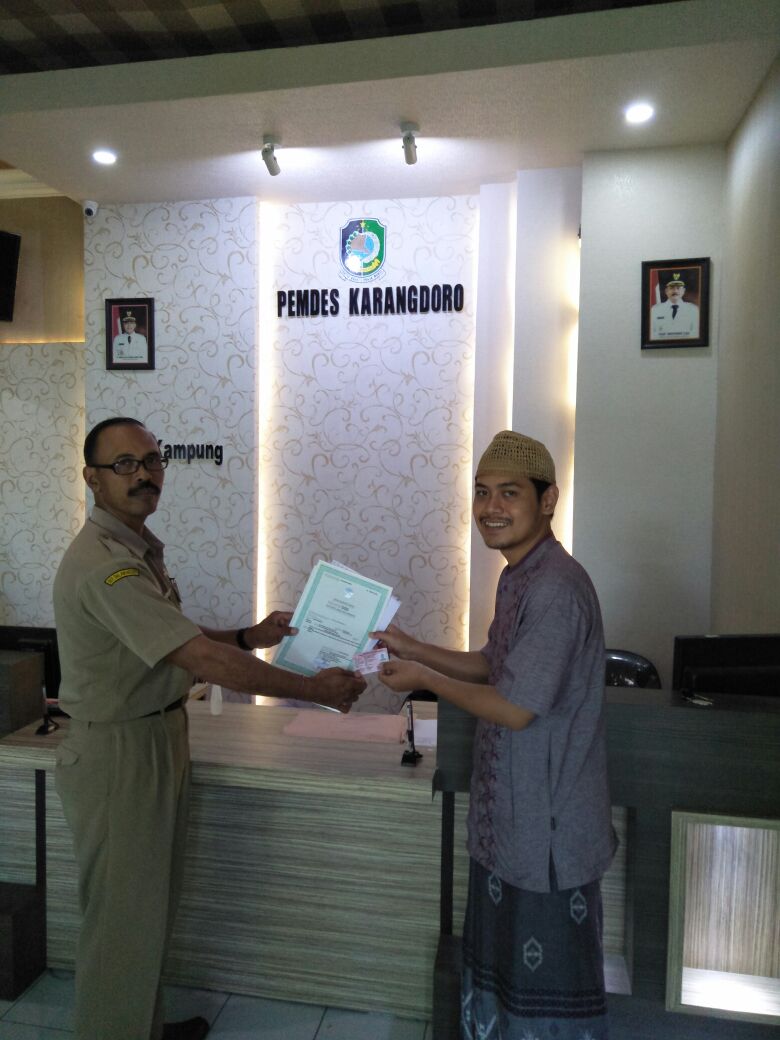 desakarangdoro's tweet photo. Penyerahan Akte kelahiran,KIA dan KK kepada warga oleh pemerintah @desakarangdoro ,trmkasih @dukcapil_bwi @AzwarAnas_A3 @kec_tegalsari @riobwi #Karangdoro https://t.co/Nz5hmAzwnP